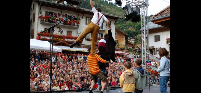 Clown in libertà - Teatro Necessario Au Bonheur des Mômesessario
